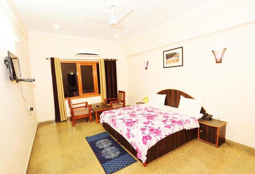 Geetanjali Hotel & Motel 3