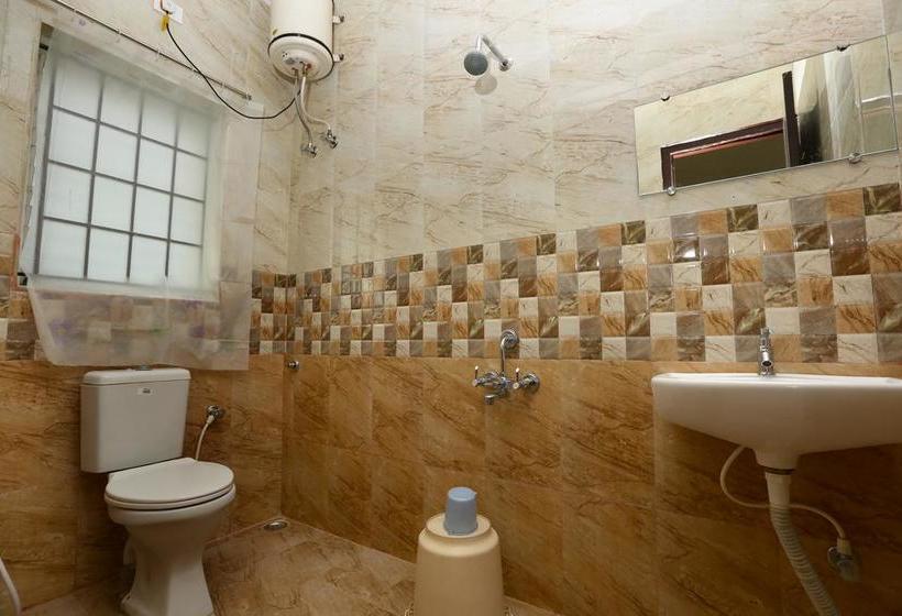 Hotel Al Woodlands Residency 16