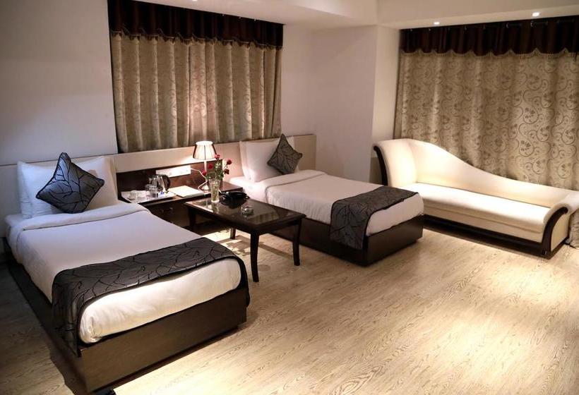 Hotel The Grand Radiant 9