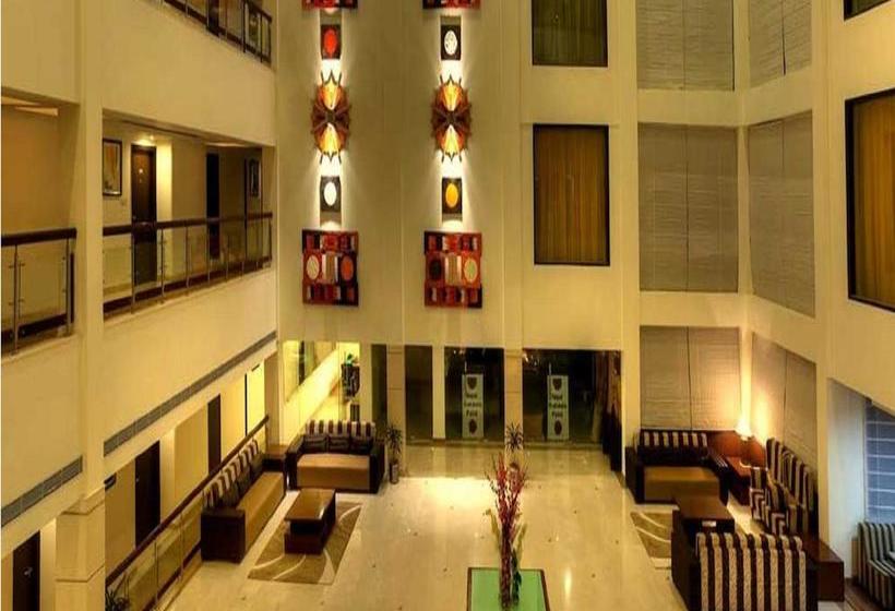 Hotel The Atrium On The Greens 14