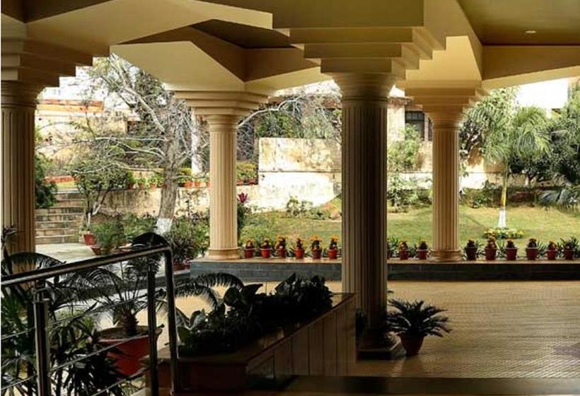 Hotel The Atrium On The Greens 19