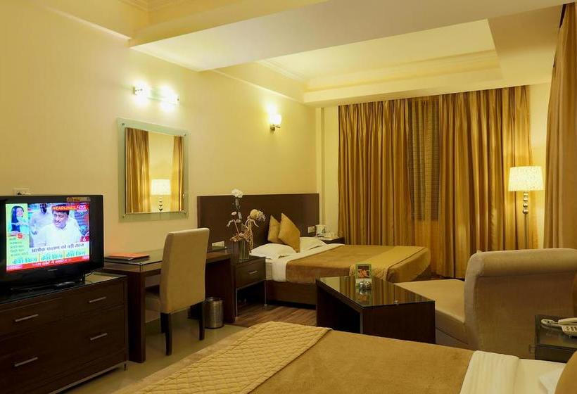 Hotel The Atrium On The Greens 5