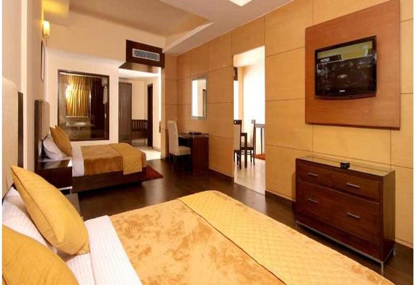 Hotel The Atrium On The Greens 8