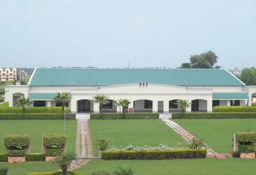 Ark Hotel & Resorts 19