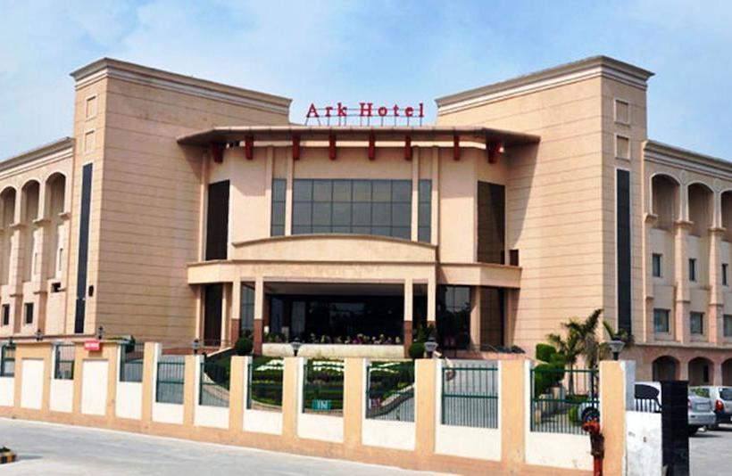 Ark Hotel & Resorts 2