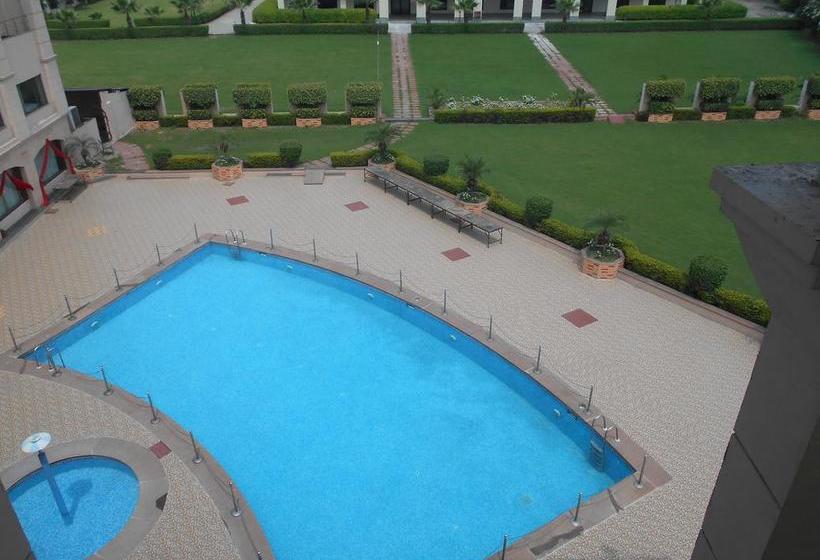 Ark Hotel & Resorts 3