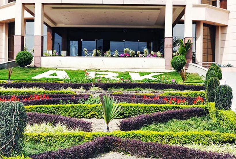 Ark Hotel & Resorts 4