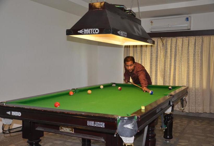 Ark Hotel & Resorts 8