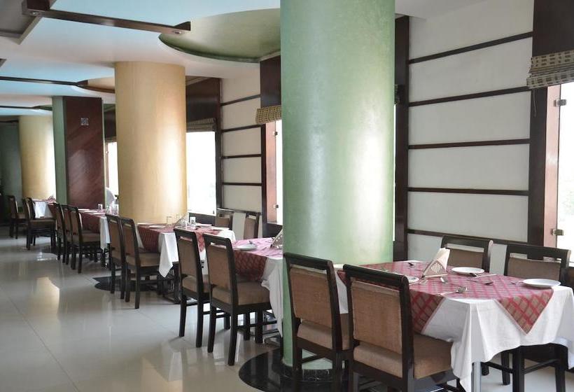 Ark Hotel & Resorts 9