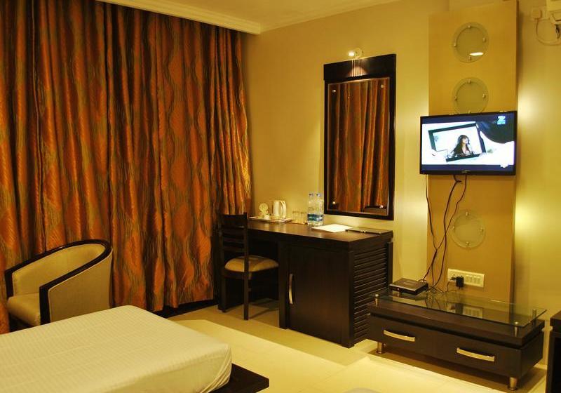 Hotel The Sapphire Grand 19