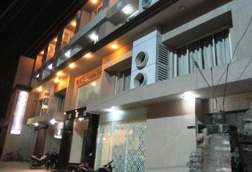 Hotel The Sapphire Grand 2