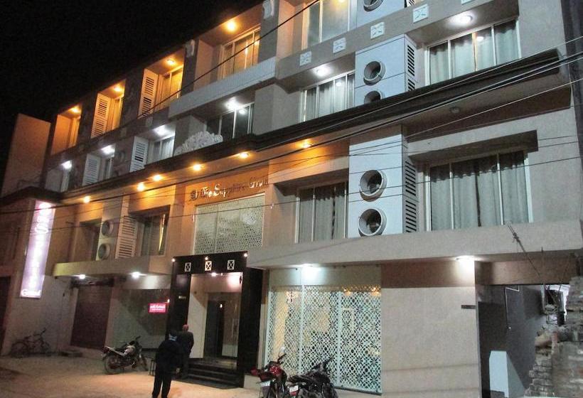 Hotel The Sapphire Grand 3