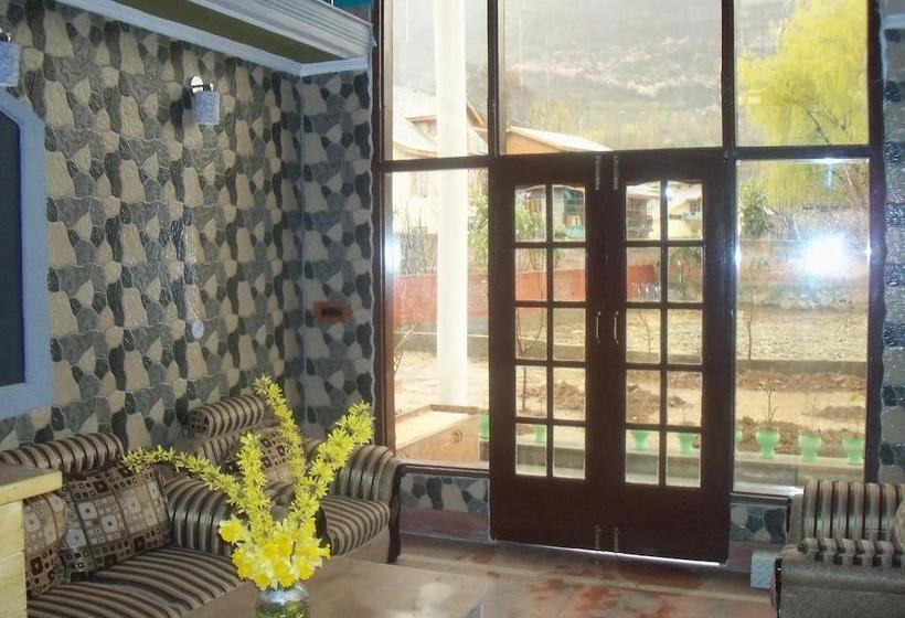 Apple Orchid Resort 8