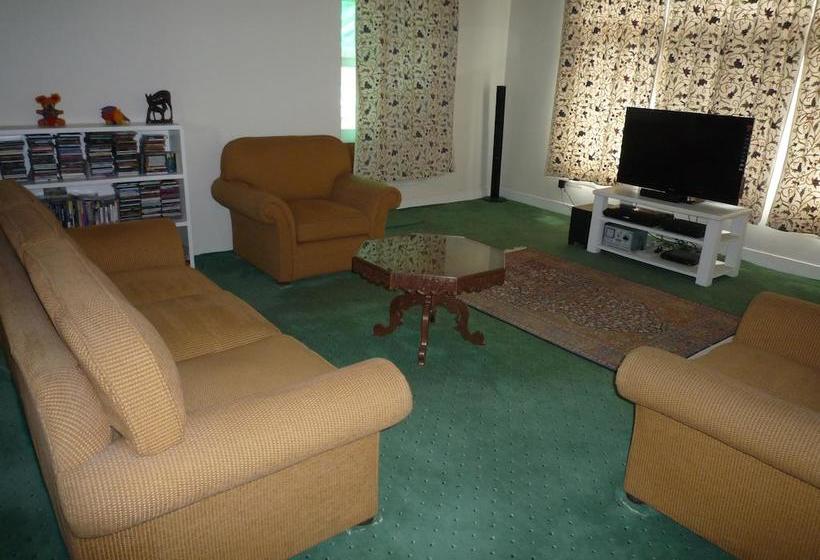 Bed and Breakfast Snow Leopard Lodge 10