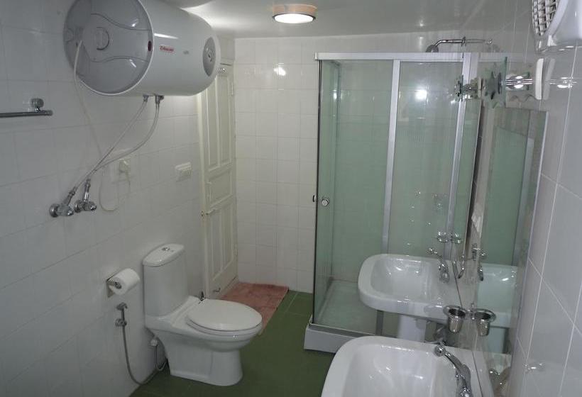 Bed and Breakfast Snow Leopard Lodge 14