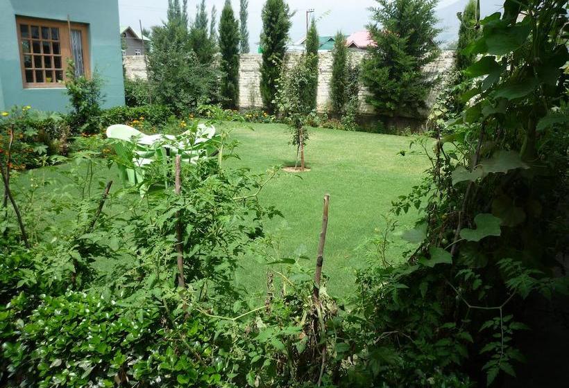 Bed and Breakfast Snow Leopard Lodge 3