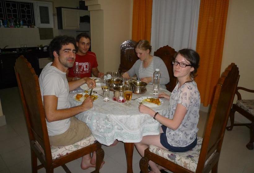 Bed and Breakfast Snow Leopard Lodge 4