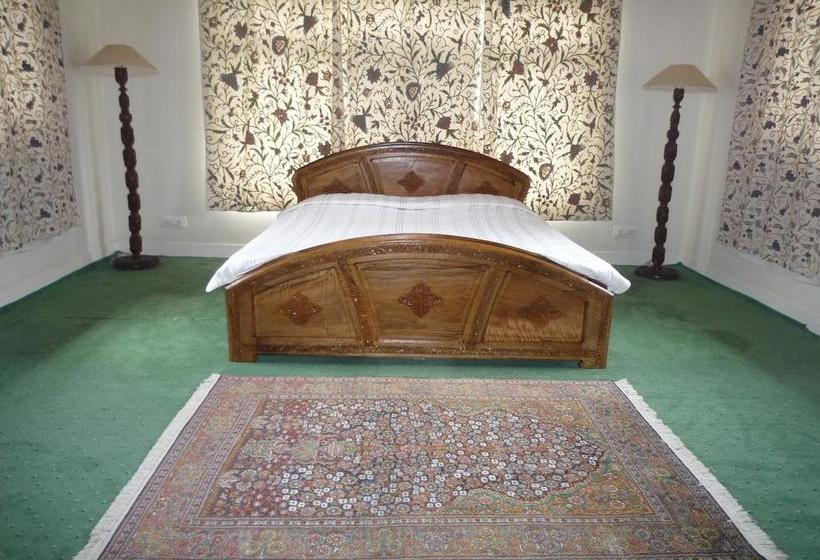 Bed and Breakfast Snow Leopard Lodge 5