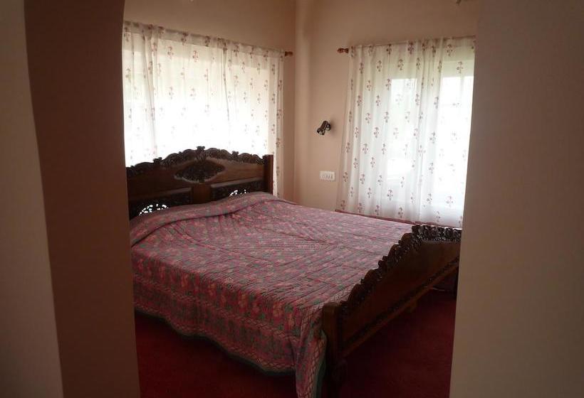 Bed and Breakfast Snow Leopard Lodge 7