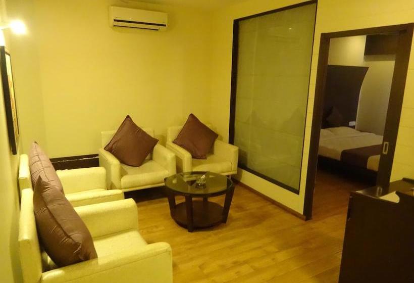 Hotel Saluja Residency New Amber Bar & Restraurant 15