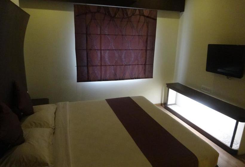 Hotel Saluja Residency New Amber Bar & Restraurant 19