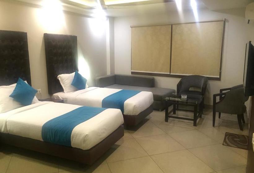 Hotel Saluja Residency New Amber Bar & Restraurant 4