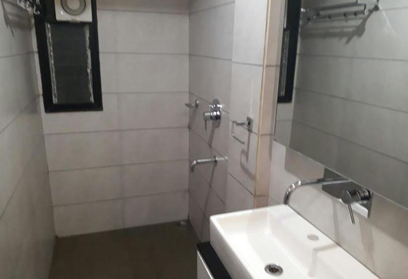 Hotel Saluja Residency New Amber Bar & Restraurant 7