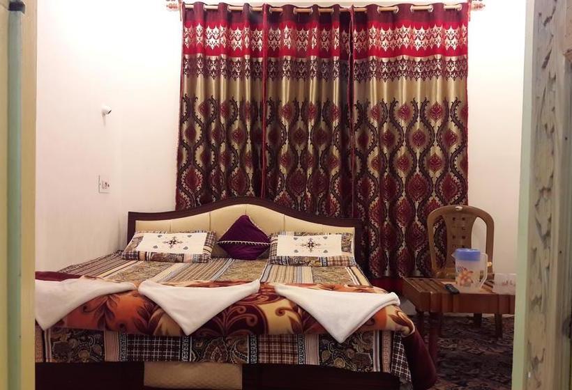 Hotel Kashmir Inn 4