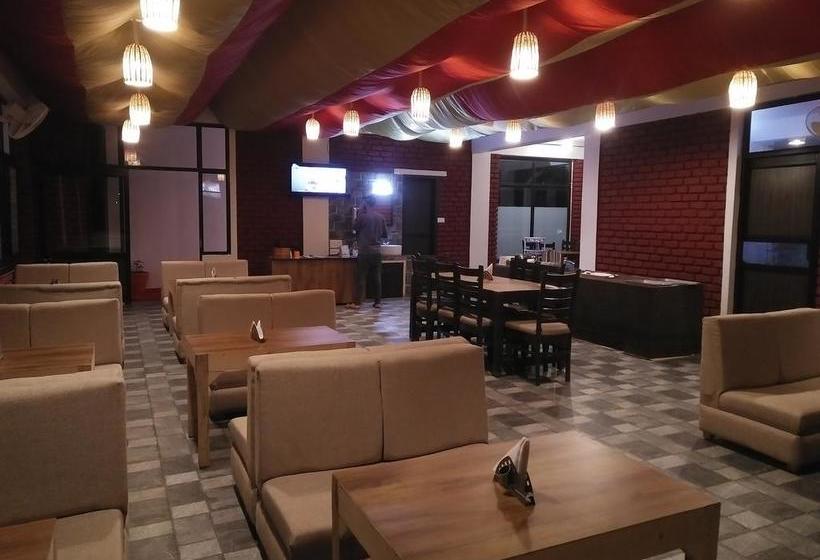 Hotel Holiday Hill 1