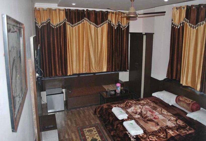 Hotel Holiday Hill 19