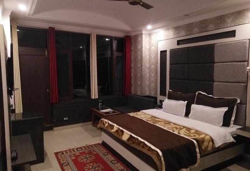 Hotel Holiday Hill 3