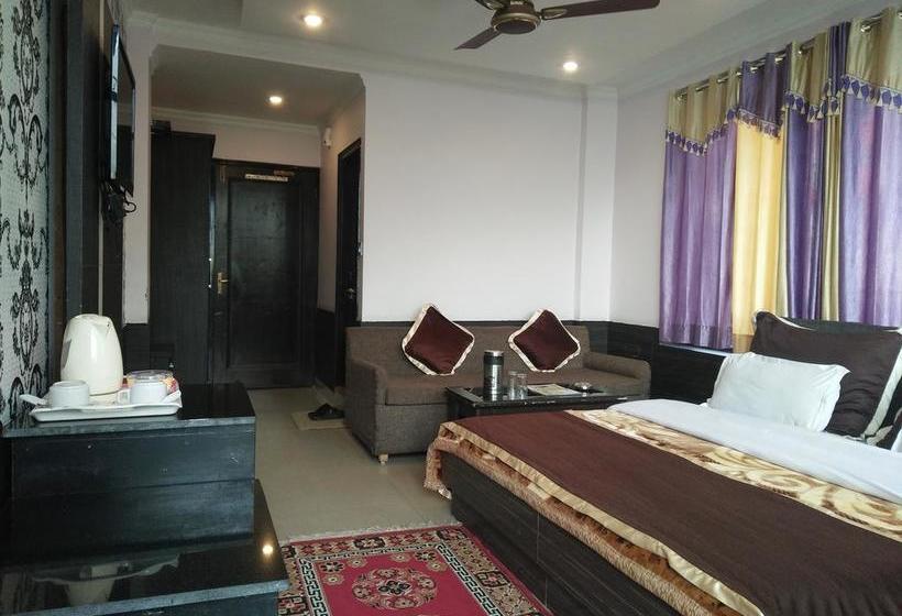 Hotel Holiday Hill 5