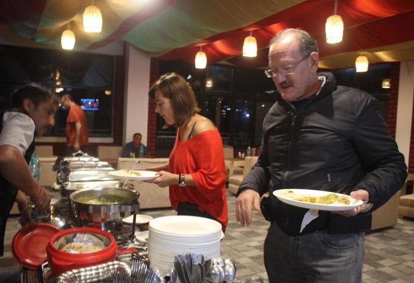 Hotel Holiday Hill 8