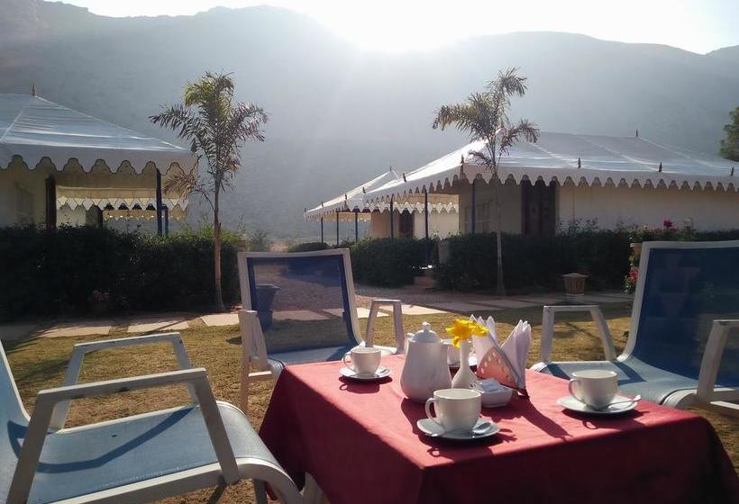 Resort Foothills Camps