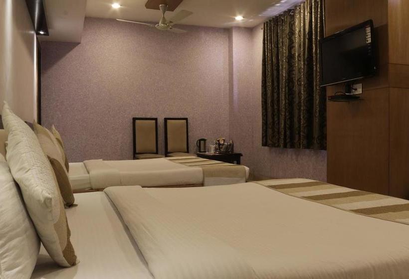 Hotel Neelkamal 14