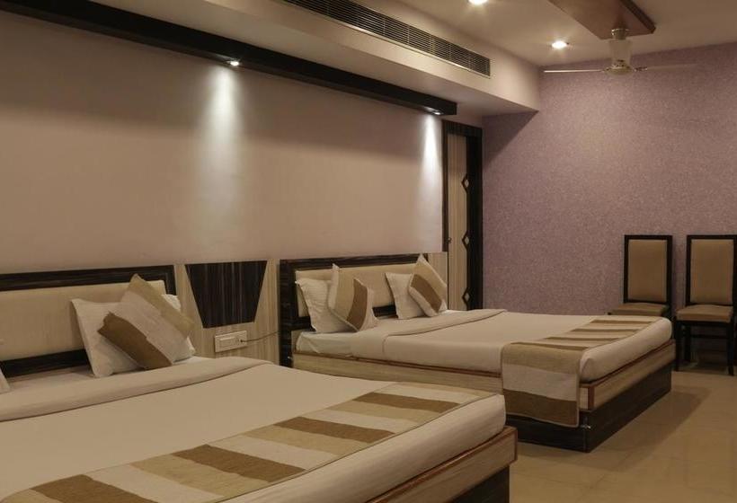 Hotel Neelkamal 16