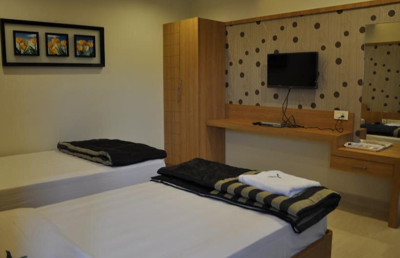 Hotel Athidi Grand 1