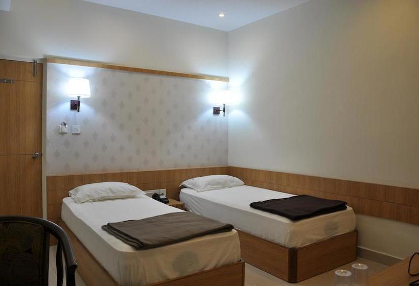 Hotel Athidi Grand 14