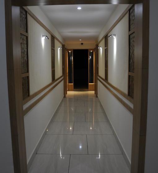 Hotel Athidi Grand 18