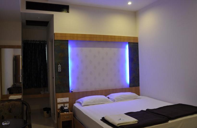 Hotel Athidi Grand 3