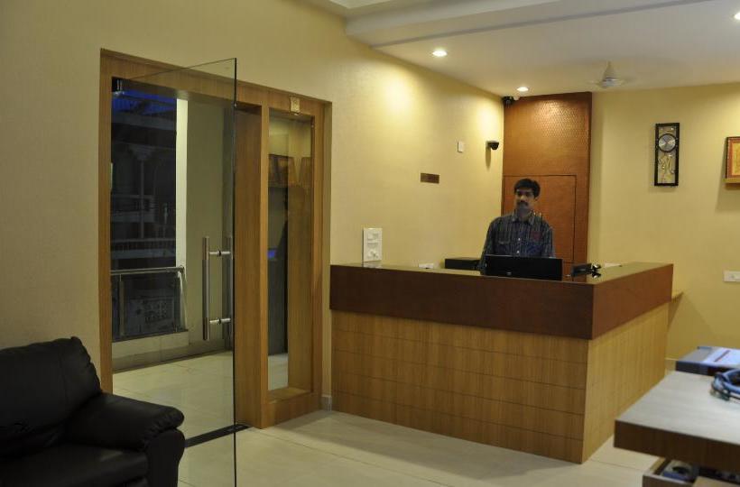 Hotel Athidi Grand 8