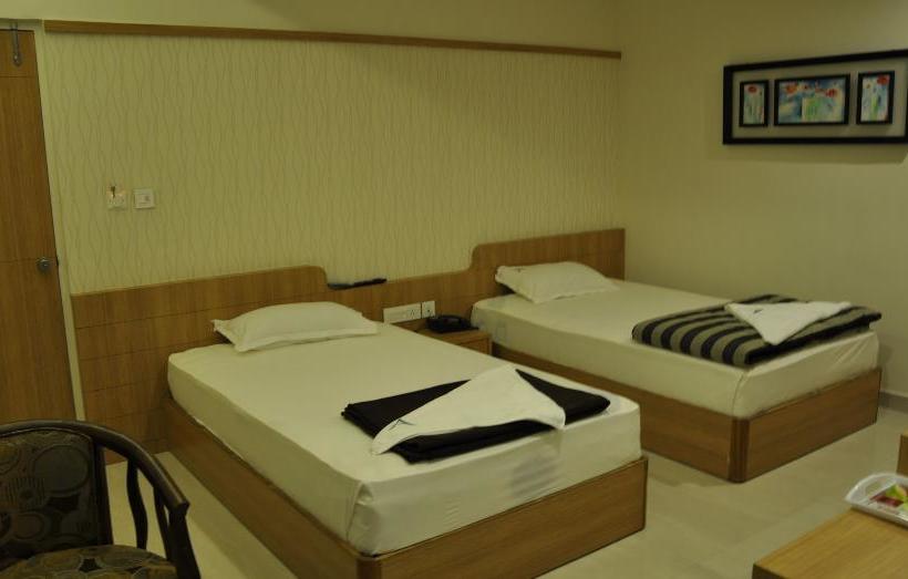 Hotel Athidi Grand 9