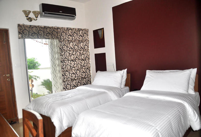 Hotel The Bhopal Grande 14