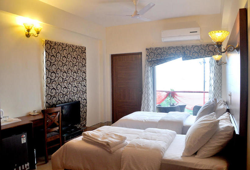 Hotel The Bhopal Grande 6