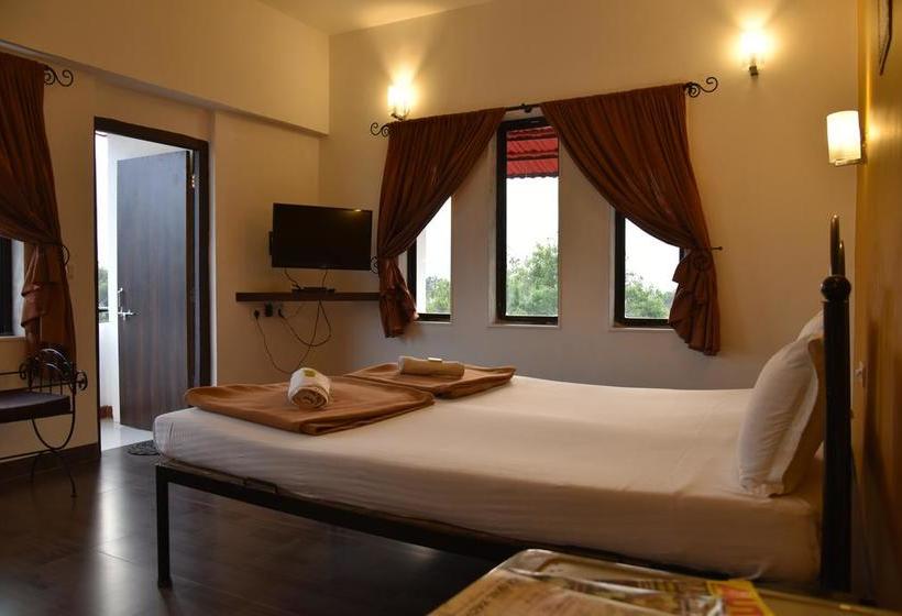 Resort Girivihar Holiday Club 11