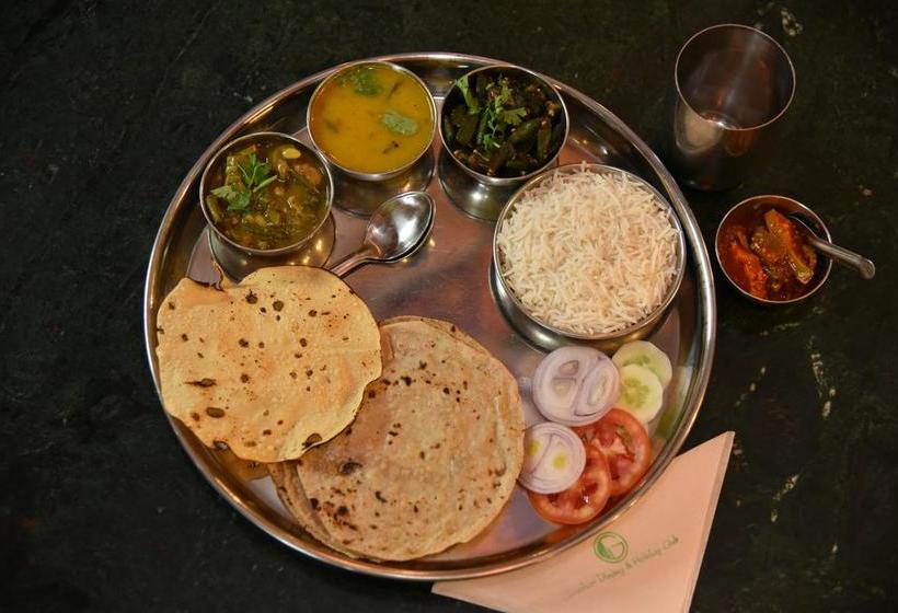 Resort Girivihar Holiday Club 8