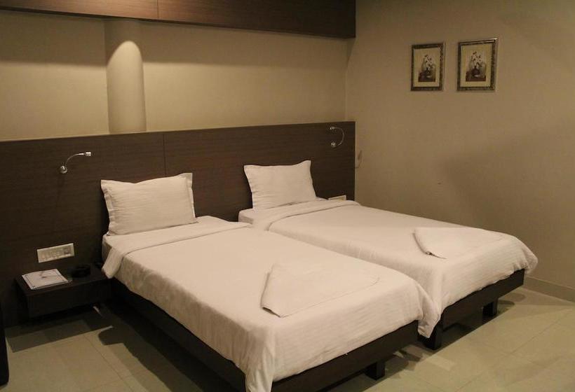 Hotel Dibrugarh Club House 4