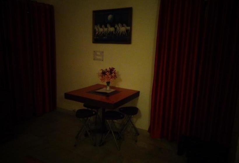 Bed and Breakfast Sri Radha Krishna Kunj 1