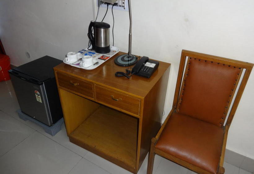 Hotel Harisons Continental 13