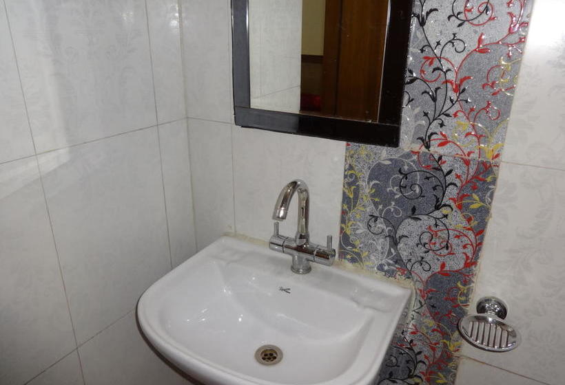 Hotel Harisons Continental 18